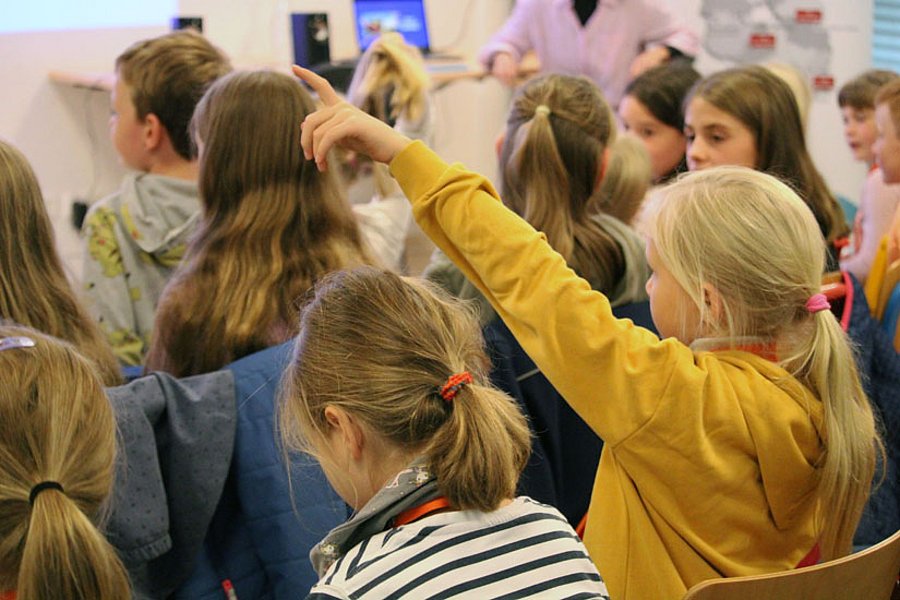 Kinderhörsaal Rückersdorf, Grundschüler in einer Vorlesung